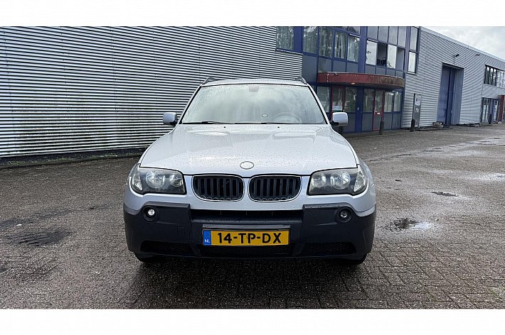 BMW X3 3.0i , AUTOMAAT, LEDER, AIRCO, CRUISE CONTROLE, BOEKJE, AWD, YOUNGTIMER, ZEER GOED RIJDENDE X3