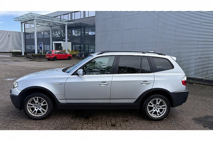BMW X3 3.0i , AUTOMAAT, LEDER, AIRCO, CRUISE CONTROLE, BOEKJE, AWD, YOUNGTIMER, ZEER GOED RIJDENDE X3