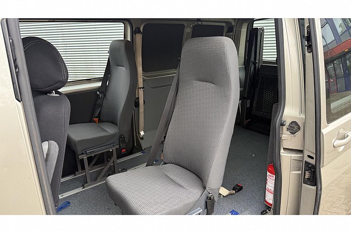 Volkswagen Transporter 1.9 TDI 340 Trendline DC , AIRCO, CRUISE, NAVI, FULL ENGINE REVISION 4325.= 3 MONTH AGO, DRIVE LIKE NEW !!!, 5 PERSOONS, LIFT FOR DISABELD PEOPLE ELECTRIC, EXPORT !!! TOP CAR !!