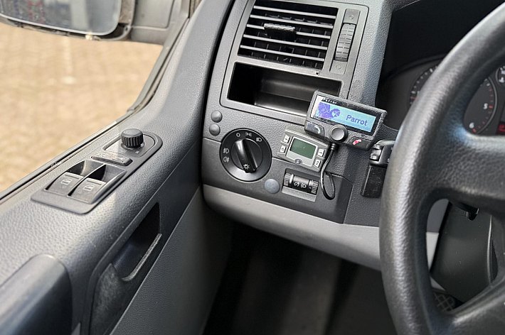 Volkswagen Transporter 2.5 TDI 340 Budgetline DC , EXPORT, AUTOMAAT, AIRCO, CRUISE, LIFT, VOLLEDIG ONDERHOUDEN, RIJDT GOED, LINKS EN RECHTS WAT BESCHADIGING ZIE FOTOS