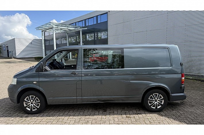 Volkswagen Transporter 2.5 TDI 340 Budgetline DC , EXPORT, AUTOMAAT, AIRCO, CRUISE, LIFT, VOLLEDIG ONDERHOUDEN, RIJDT GOED, LINKS EN RECHTS WAT BESCHADIGING ZIE FOTOS