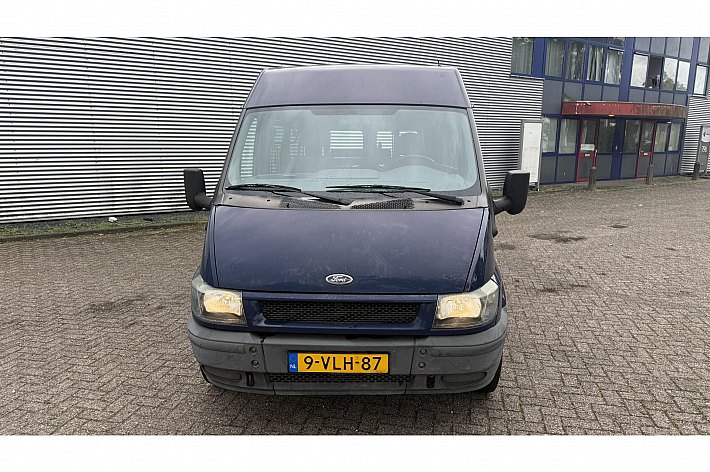 Ford Transit 300S 2.4TDdi , EXPORT, AUTOMAAT, 137.380 KM, HOGE UITVOERING, ROLSTOELLIFT, ELECTR VERSTELBARE STOEL, SCHUIFDEUR, OOK IDEAAL VOOR OMBOUW CAMPER, BIJ EXPORT BLIJFT LIFT ER IN, VOOR IN NL GAAT HIJ ER UIT !!!RIJDT EN SCHAKELT 100%