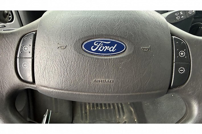 Ford Transit 300S 2.4TDdi , EXPORT, AUTOMAAT, 137.380 KM, HOGE UITVOERING, ROLSTOELLIFT, ELECTR VERSTELBARE STOEL, SCHUIFDEUR, OOK IDEAAL VOOR OMBOUW CAMPER, BIJ EXPORT BLIJFT LIFT ER IN, VOOR IN NL GAAT HIJ ER UIT !!!RIJDT EN SCHAKELT 100%
