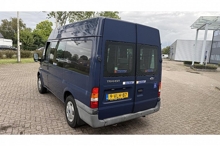 Ford Transit 300S 2.4TDdi , EXPORT, AUTOMAAT, 137.380 KM, HOGE UITVOERING, ROLSTOELLIFT, ELECTR VERSTELBARE STOEL, SCHUIFDEUR, OOK IDEAAL VOOR OMBOUW CAMPER, BIJ EXPORT BLIJFT LIFT ER IN, VOOR IN NL GAAT HIJ ER UIT !!!RIJDT EN SCHAKELT 100%