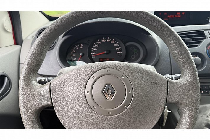 Renault Kangoo Family 1.6 Authentique , AIRCO, 2x SCHUIFDEUR, DISTRIBUTIE KAN NOG 60.000 KM MEE, TREKHAAK, RIJDT EN SCHAKELT GOED, VOORDELIG EN VEEL RUIMTE