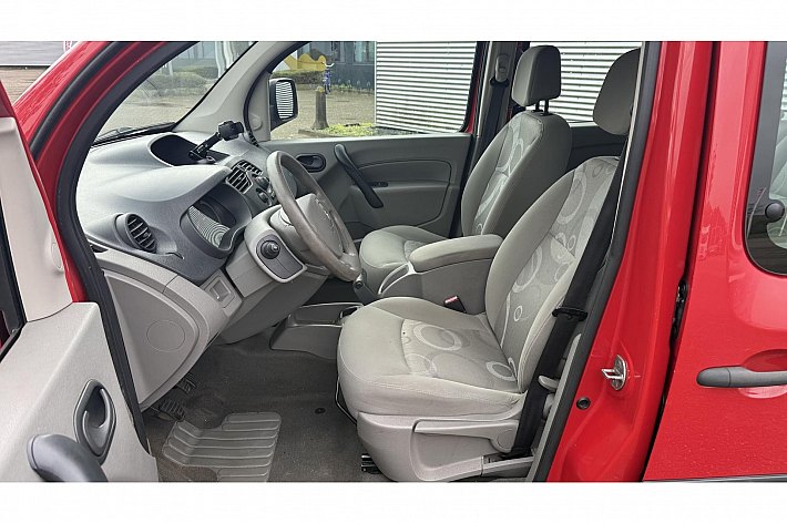 Renault Kangoo Family 1.6 Authentique , AIRCO, 2x SCHUIFDEUR, DISTRIBUTIE KAN NOG 60.000 KM MEE, TREKHAAK, RIJDT EN SCHAKELT GOED, VOORDELIG EN VEEL RUIMTE
