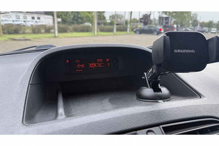 Renault Kangoo Family 1.6 Authentique , AIRCO, 2x SCHUIFDEUR, DISTRIBUTIE KAN NOG 60.000 KM MEE, TREKHAAK, RIJDT EN SCHAKELT GOED, VOORDELIG EN VEEL RUIMTE