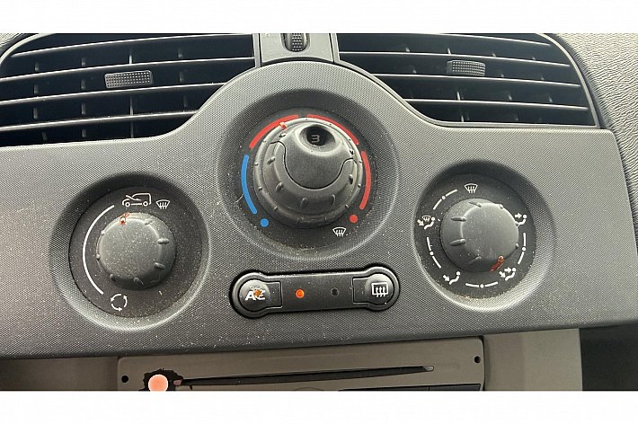 Renault Kangoo Family 1.6 Authentique , AIRCO, 2x SCHUIFDEUR, DISTRIBUTIE KAN NOG 60.000 KM MEE, TREKHAAK, RIJDT EN SCHAKELT GOED, VOORDELIG EN VEEL RUIMTE