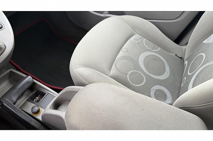 Renault Kangoo Family 1.6 Authentique , AIRCO, 2x SCHUIFDEUR, DISTRIBUTIE KAN NOG 60.000 KM MEE, TREKHAAK, RIJDT EN SCHAKELT GOED, VOORDELIG EN VEEL RUIMTE