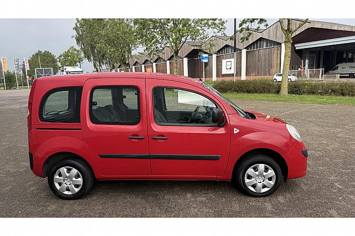 Renault Kangoo Family 1.6 Authentique , AIRCO, 2x SCHUIFDEUR, DISTRIBUTIE KAN NOG 60.000 KM MEE, TREKHAAK, RIJDT EN SCHAKELT GOED, VOORDELIG EN VEEL RUIMTE