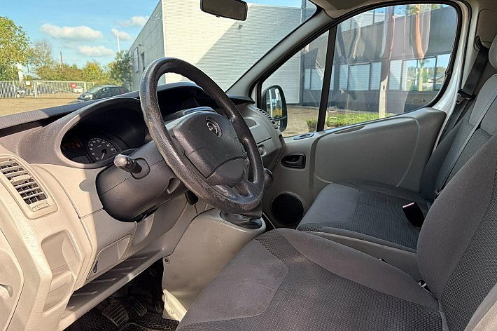 Opel Vivaro 2.0 CDTI L1H2 DC , AIRCO, INVALIDELIFT, 6 BAK, 5 PERSOONS OP KENTEKEN, EXPORT !!!!  DC , RIJDT EN SCHAKELT GOED