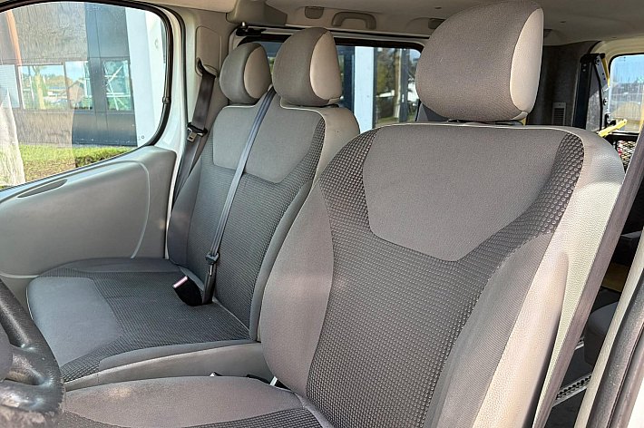 Opel Vivaro 2.0 CDTI L1H2 DC , AIRCO, INVALIDELIFT, 6 BAK, 5 PERSOONS OP KENTEKEN, EXPORT !!!!  DC , RIJDT EN SCHAKELT GOED