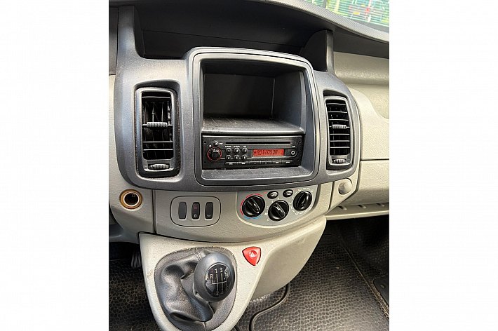 Opel Vivaro 2.0 CDTI L1H2 DC , AIRCO, INVALIDELIFT, 6 BAK, 5 PERSOONS OP KENTEKEN, EXPORT !!!!  DC , RIJDT EN SCHAKELT GOED