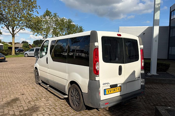 Opel Vivaro 2.0 CDTI L1H2 DC , AIRCO, INVALIDELIFT, 6 BAK, 5 PERSOONS OP KENTEKEN, EXPORT !!!!  DC , RIJDT EN SCHAKELT GOED