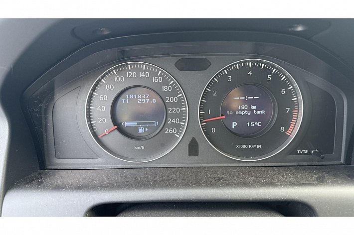Volvo XC60 3.2 AWD R-Design , 4WD, AIRCO, AUTOMAAT, UNIEK LEDEREN INTERIEUR, , PANODAK, TREKHAAK, CRUISE CONTROLE, BOEKJES KEURIG ONDERHOUDEN,