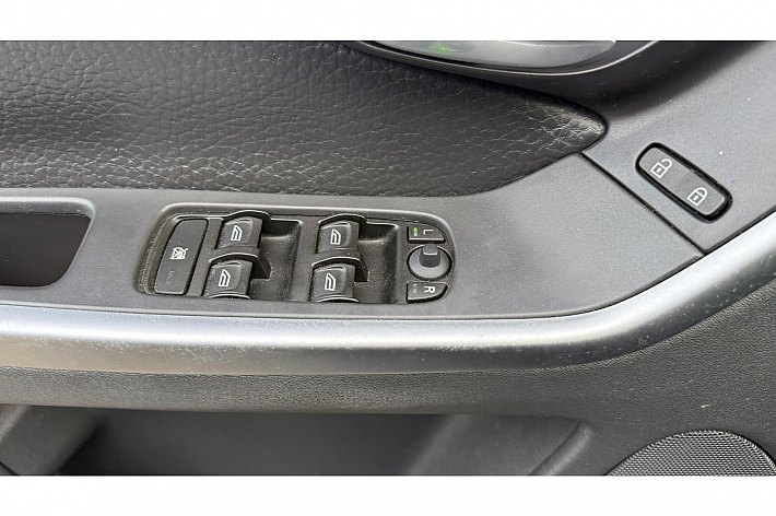 Volvo XC60 3.2 AWD R-Design , 4WD, AIRCO, AUTOMAAT, UNIEK LEDEREN INTERIEUR, , PANODAK, TREKHAAK, CRUISE CONTROLE, BOEKJES KEURIG ONDERHOUDEN,