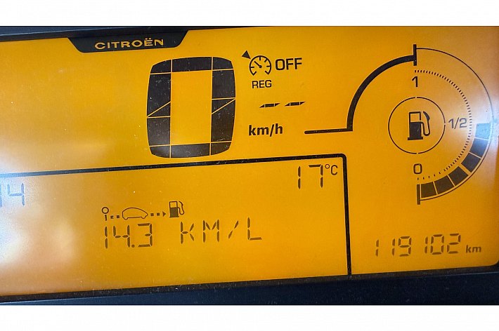 Citroën C4 Picasso 1.6 VTi Attraction , 119.102 KM NAP, AIRCO, DEALER ONDERHOUDEN, TREKHAAK, BOEKJES, RUIME GEZINSAUTO, AUTO HEEFT DIVERSE LAK SCHAAFPLEKJES, RIJDT HIJ NIET MINDER OM, MAAR IS DAAR DOOR WEL SCHERP GEPRIJSD !!!