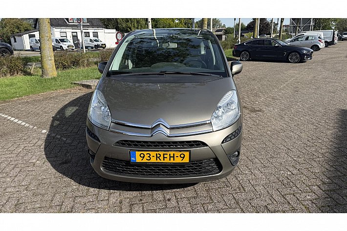 Citroën C4 Picasso 1.6 VTi Attraction , 119.102 KM NAP, AIRCO, DEALER ONDERHOUDEN, TREKHAAK, BOEKJES, RUIME GEZINSAUTO, AUTO HEEFT DIVERSE LAK SCHAAFPLEKJES, RIJDT HIJ NIET MINDER OM, MAAR IS DAAR DOOR WEL SCHERP GEPRIJSD !!!