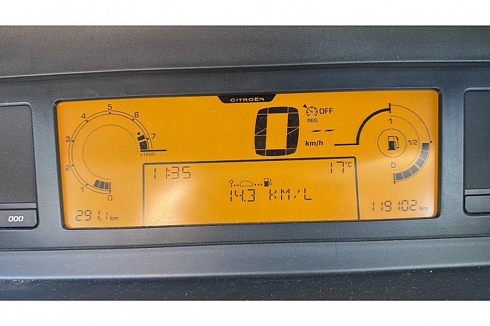 Citroën C4 Picasso 1.6 VTi Attraction , 119.102 KM NAP, AIRCO, DEALER ONDERHOUDEN, TREKHAAK, BOEKJES, RUIME GEZINSAUTO, AUTO HEEFT DIVERSE LAK SCHAAFPLEKJES, RIJDT HIJ NIET MINDER OM, MAAR IS DAAR DOOR WEL SCHERP GEPRIJSD !!!
