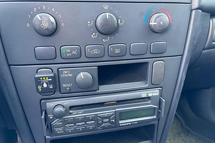 Volvo V40 1.8 144.471 KM, NAP, LPG G3, TREKHAAK, CRUISE CONTROLE, BOEKJES, RIJDT PERFECT, GOEDKOOP LPG TANKEN IN DEZE DURE TIJDEN