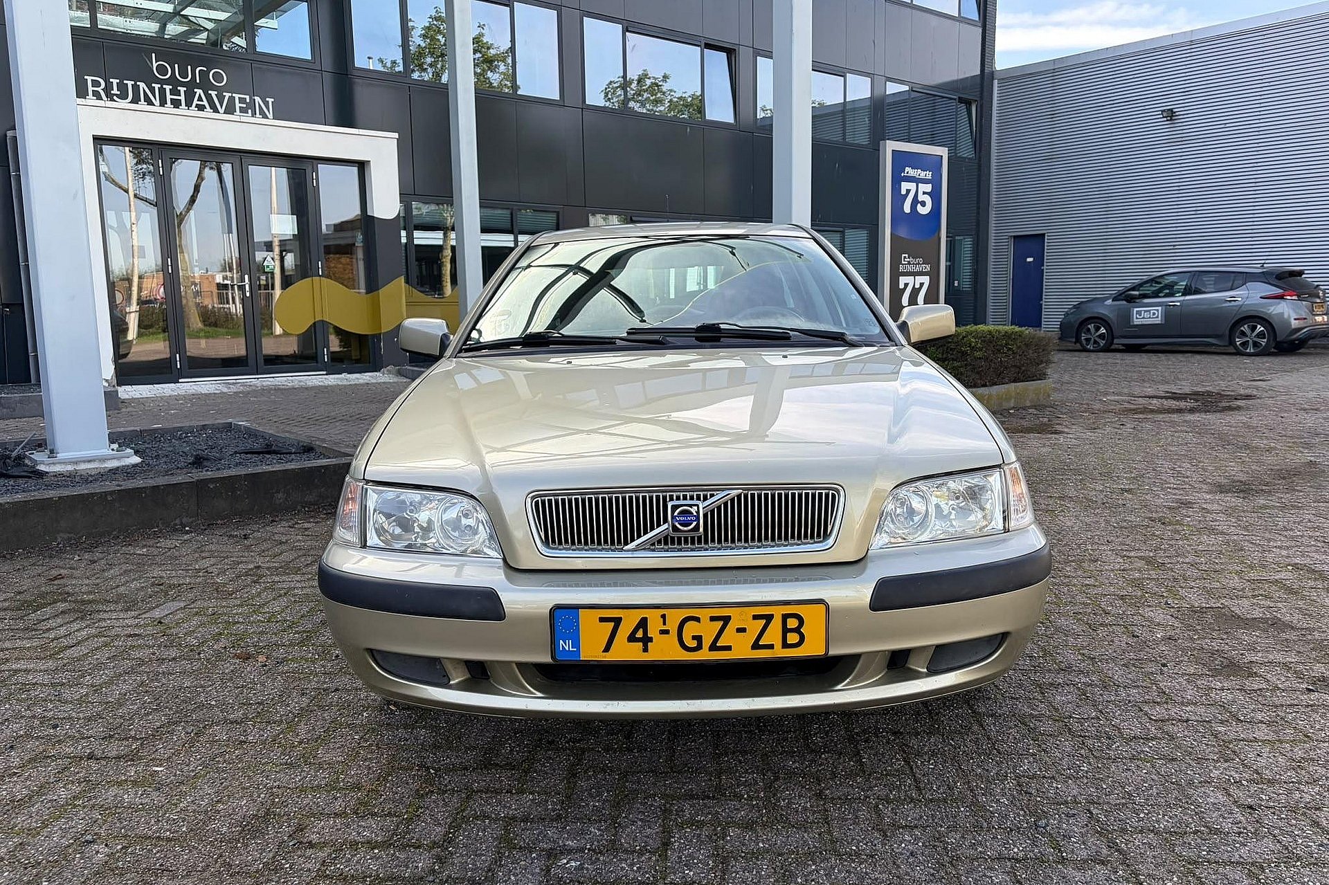 Volvo V40