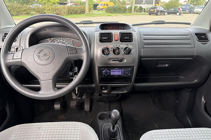 Opel Agila 1.0-12V Flexx cool , AIRCO, LEUKE VERKLEURDE GELE OPEL AGILA VOORZIEN VAN EEN NAP LAGE KM STAND, 5 DEUREN, ZUINIGE MOTOR,  RIJDT EN SCHAKELT HEERLIJK.