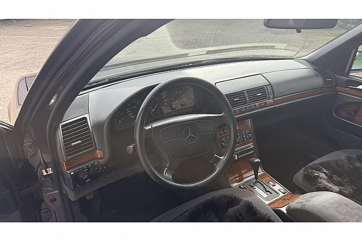 Mercedes-Benz S-Klasse 300 SE , S320, 3.2, AUTOMAAT, CLIMA. ELECTR VOORSTOELEN, SPIEGELS EN RAMEN, STOELVERWARMING, DUBBEL GLAS, CRUISE CONTROLE, ETC, DE KATHEDRAAL IS EEN VAN DE BEST GEBOUWDE MERCEDESSEN OOIT, BLIJVEND YOUNGTIMER!!