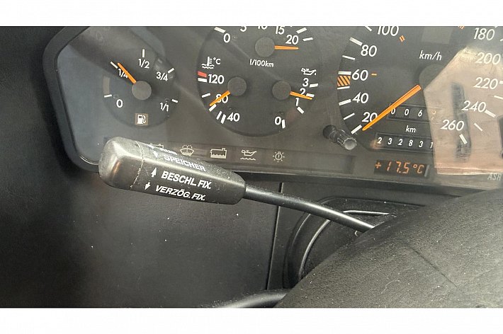 Mercedes-Benz S-Klasse 300 SE , S320, 3.2, AUTOMAAT, CLIMA. ELECTR VOORSTOELEN, SPIEGELS EN RAMEN, STOELVERWARMING, DUBBEL GLAS, CRUISE CONTROLE, ETC, DE KATHEDRAAL IS EEN VAN DE BEST GEBOUWDE MERCEDESSEN OOIT, BLIJVEND YOUNGTIMER!!