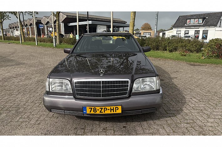 Mercedes-Benz S-Klasse 300 SE , S320, 3.2, AUTOMAAT, CLIMA. ELECTR VOORSTOELEN, SPIEGELS EN RAMEN, STOELVERWARMING, DUBBEL GLAS, CRUISE CONTROLE, ETC, DE KATHEDRAAL IS EEN VAN DE BEST GEBOUWDE MERCEDESSEN OOIT, BLIJVEND YOUNGTIMER!!