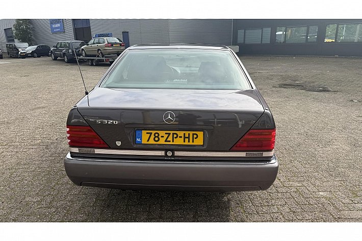 Mercedes-Benz S-Klasse 300 SE , S320, 3.2, AUTOMAAT, CLIMA. ELECTR VOORSTOELEN, SPIEGELS EN RAMEN, STOELVERWARMING, DUBBEL GLAS, CRUISE CONTROLE, ETC, DE KATHEDRAAL IS EEN VAN DE BEST GEBOUWDE MERCEDESSEN OOIT, BLIJVEND YOUNGTIMER!!