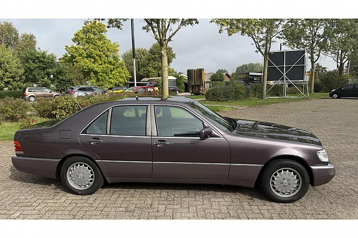 Mercedes-Benz S-Klasse 300 SE , S320, 3.2, AUTOMAAT, CLIMA. ELECTR VOORSTOELEN, SPIEGELS EN RAMEN, STOELVERWARMING, DUBBEL GLAS, CRUISE CONTROLE, ETC, DE KATHEDRAAL IS EEN VAN DE BEST GEBOUWDE MERCEDESSEN OOIT, BLIJVEND YOUNGTIMER!!