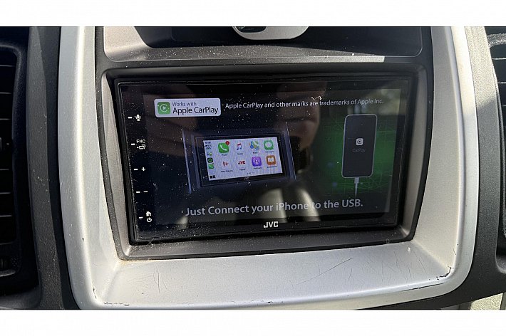 Renault Trafic 2.5 dCi T27 L1H1 , AIRCO, CRUISE, NAVI, APPLE CARPLAY, DUBBEL CABINE, TREKHAAK, ZEER NETTE EN GOED RIJDENDE AUTO, DEALERONDERHOUDEN, MET DE STERKE 2.5 MOTOR