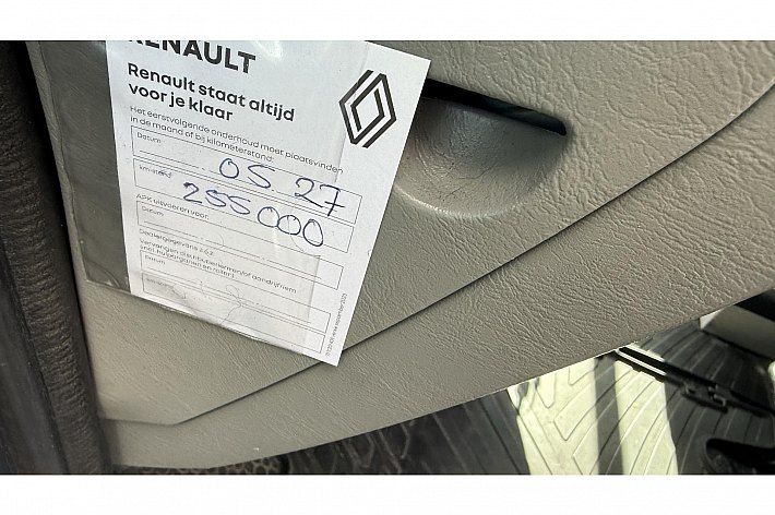 Renault Trafic 2.5 dCi T27 L1H1 , AIRCO, CRUISE, NAVI, APPLE CARPLAY, DUBBEL CABINE, TREKHAAK, ZEER NETTE EN GOED RIJDENDE AUTO, DEALERONDERHOUDEN, MET DE STERKE 2.5 MOTOR