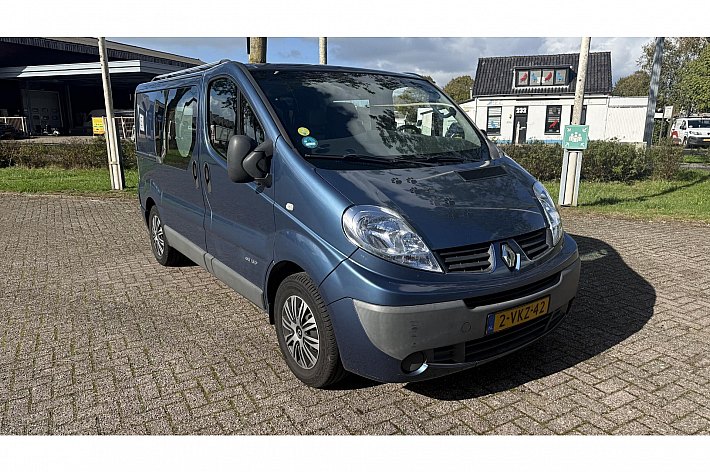 Renault Trafic 2.5 dCi T27 L1H1 , AIRCO, CRUISE, NAVI, APPLE CARPLAY, DUBBEL CABINE, TREKHAAK, ZEER NETTE EN GOED RIJDENDE AUTO, DEALERONDERHOUDEN, MET DE STERKE 2.5 MOTOR