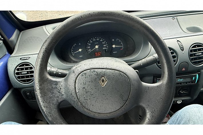 Renault Kangoo 1.4 RT MET INRIJPLAAT, IDEAAL VOOR ZZP-ER OF SCOOTERVERVOER, EX JNVALIDE, DISTRIBUTIE VERVANGEN OP 151.000, BOEKJES AANWEZIG, GEEN NIEUWE AUTO, MAAR WEL TECHNISCH GOED….