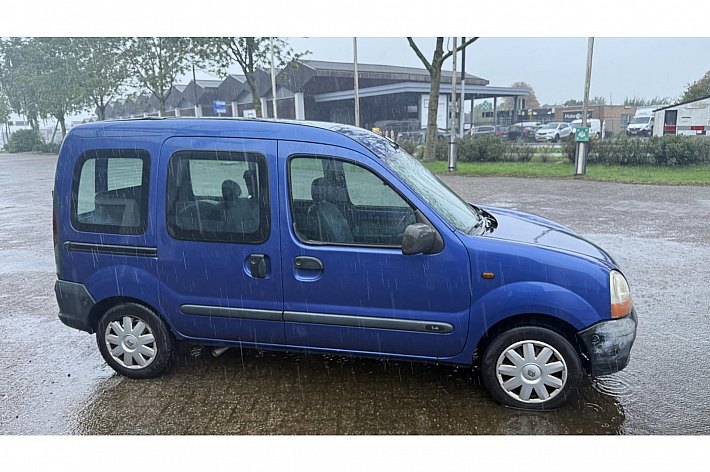 Renault Kangoo 1.4 RT MET INRIJPLAAT, IDEAAL VOOR ZZP-ER OF SCOOTERVERVOER, EX JNVALIDE, DISTRIBUTIE VERVANGEN OP 151.000, BOEKJES AANWEZIG, GEEN NIEUWE AUTO, MAAR WEL TECHNISCH GOED….