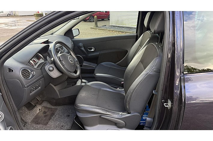 Renault Clio 2.0-16V Dynamique S , AUTOMAAT, FLIPPERS, AIRCO, DEALERONDERHOUDEN, UNIEK EN ZELDZAAM DEZE UITVOERING, RIJDT EN SCHAKELT BOTERZACHT, BOEKJES AANWEZIG, NIEUWE APK BIJ AFLEVERING