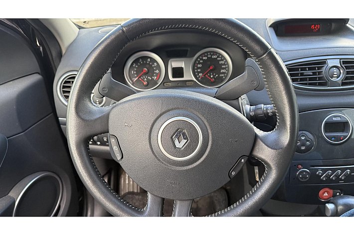 Renault Clio 2.0-16V Dynamique S , AUTOMAAT, FLIPPERS, AIRCO, DEALERONDERHOUDEN, UNIEK EN ZELDZAAM DEZE UITVOERING, RIJDT EN SCHAKELT BOTERZACHT, BOEKJES AANWEZIG, NIEUWE APK BIJ AFLEVERING
