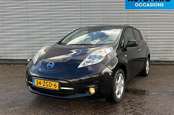 Nissan Leaf Base 24 kWh , 29.510 KM NAP, AUTOMAAT, AIRCO, ACTIERADIUS +- 85km, 2 x LAADKABEL, GOEDKOOPSTE GOEDRIJDENDE LEAF IN NL MET DEZE KM STAND. WAAROM ZO GOEDKOOP? SIMPEL DE EIGENAAR WAS OP LEEFTIJD EN HEEFT WAT KLEINE BESCHADIGEN OP DE AUTO GEREDEN, ZIE LAATSTE