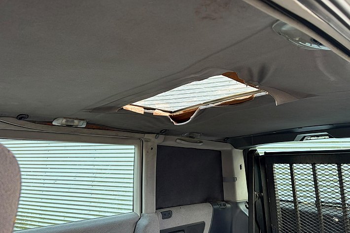 Mercedes-Benz V-Klasse V 200 CDI Trend , AIRCO, EXPORT ONLY, RAMEN WERKEN NIET, DAKBEKLEDING ONTBREEKT, 1 DEUR GAAT VAN BINNEN NIET OPEN, RIJDT GOED, INVALIDE LIFT, WEG = PECH !!!
