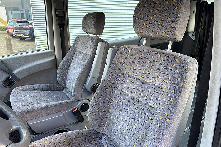 Mercedes-Benz V-Klasse V 200 CDI Trend , AIRCO, EXPORT ONLY, RAMEN WERKEN NIET, DAKBEKLEDING ONTBREEKT, 1 DEUR GAAT VAN BINNEN NIET OPEN, RIJDT GOED, INVALIDE LIFT, WEG = PECH !!!