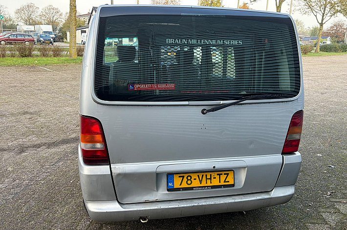 Mercedes-Benz V-Klasse V 200 CDI Trend , AIRCO, EXPORT ONLY, RAMEN WERKEN NIET, DAKBEKLEDING ONTBREEKT, 1 DEUR GAAT VAN BINNEN NIET OPEN, RIJDT GOED, INVALIDE LIFT, WEG = PECH !!!