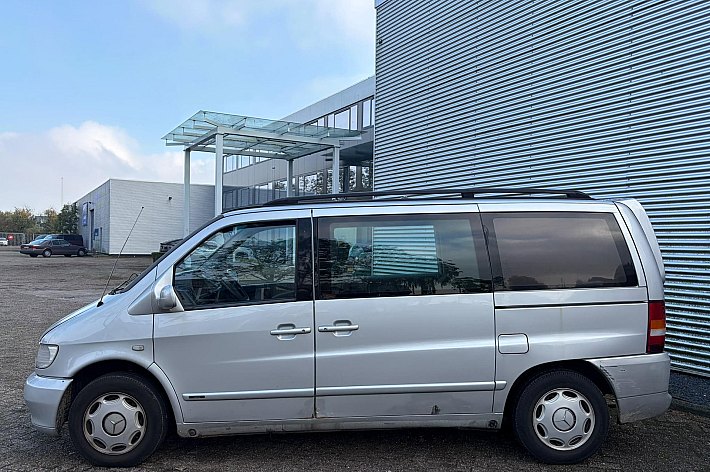 Mercedes-Benz V-Klasse V 200 CDI Trend , AIRCO, EXPORT ONLY, RAMEN WERKEN NIET, DAKBEKLEDING ONTBREEKT, 1 DEUR GAAT VAN BINNEN NIET OPEN, RIJDT GOED, INVALIDE LIFT, WEG = PECH !!!